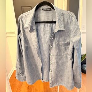 Tommy Hilfiger Chambray Button Down Shirt Women’s Large Blue Casual Classic Logo